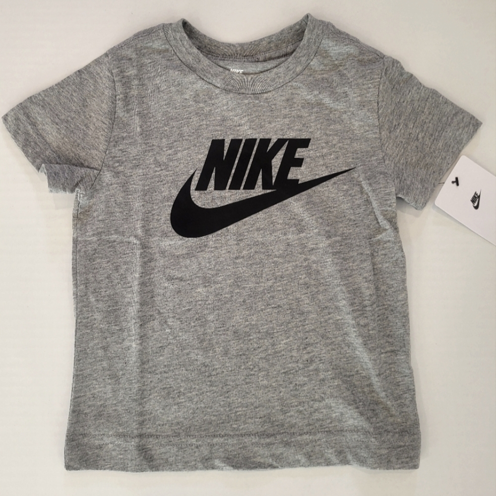 Toddler Boys Nike t-shirt size: 2T